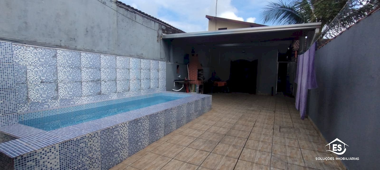 Casa de Praia com Piscina: Conforto e Lazer à Beira-Mar